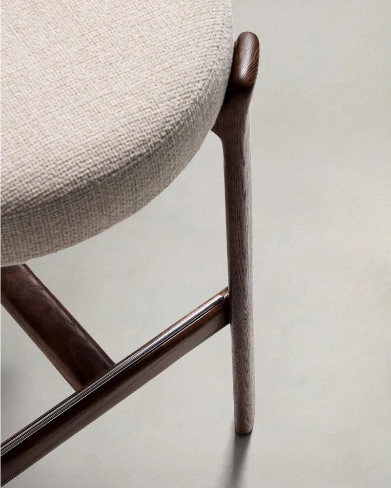 Béžová/v tmavo prírodnej farbe barová stolička z jaseňového dreva (výška sedadla 75 cm) Granite – Kave Home