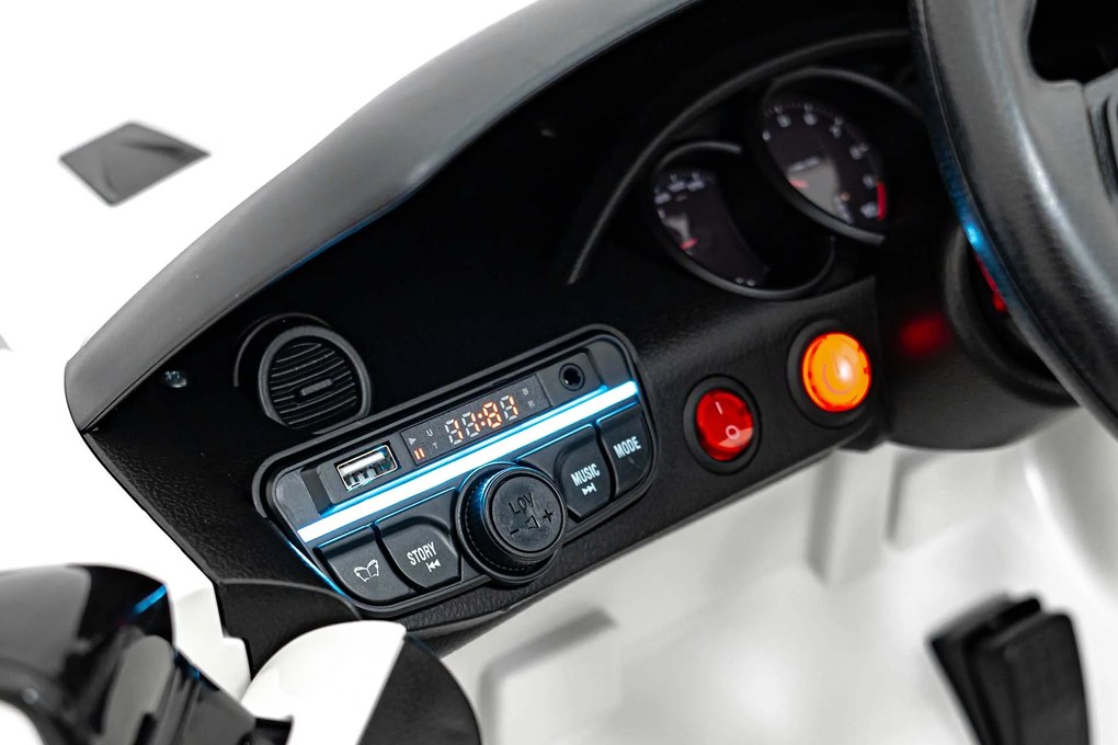 Ramiz Porsche Spyder RS 718 Biele športové auto