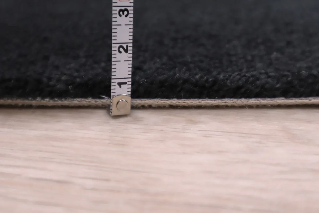 Lano - koberce a trávy Metrážny koberec Nano Smart 800 čierny - Kruh s obšitím cm