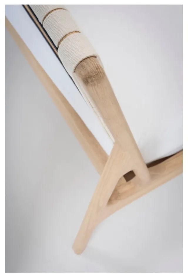 Posteľ z masívneho dubového dreva s bielym čelom Gazzda Fawn, 140 x 200 cm