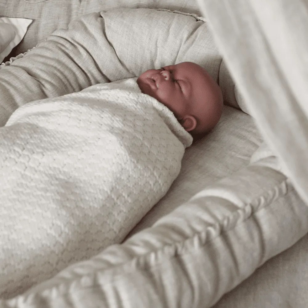 Ľanové hniezdo pre bábätko prírodné