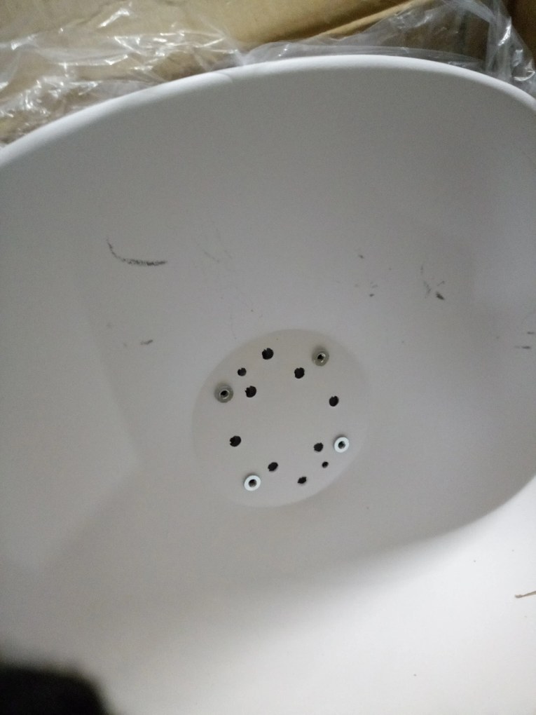 AKCIA Bielo-čierna stolička BALI MARK s čiernymi nohami II. akosť