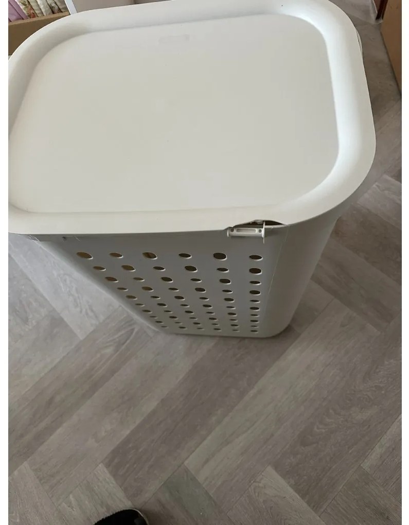 2. akosť - Kôš na špinavú bielizeň, na zber špinavého oblečenia, JONA, 55 l, biely (prasknutý plast okolo pántov)