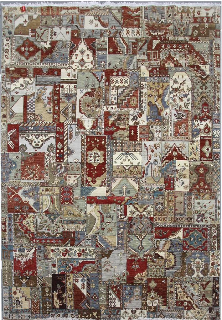 Diamond Carpets koberce AKCIA: 305x425 cm Ručne viazaný kusový koberec Diamond DC-PATCH RED MULTI - 305x425 cm