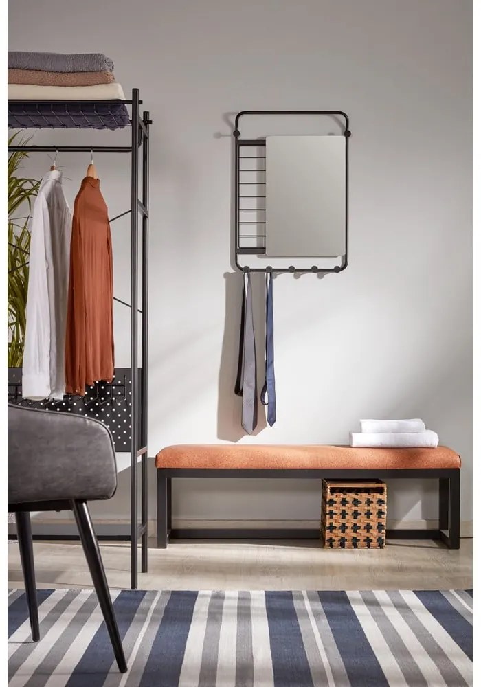 Čierny šatník Kave Home Storn, výška 182 cm