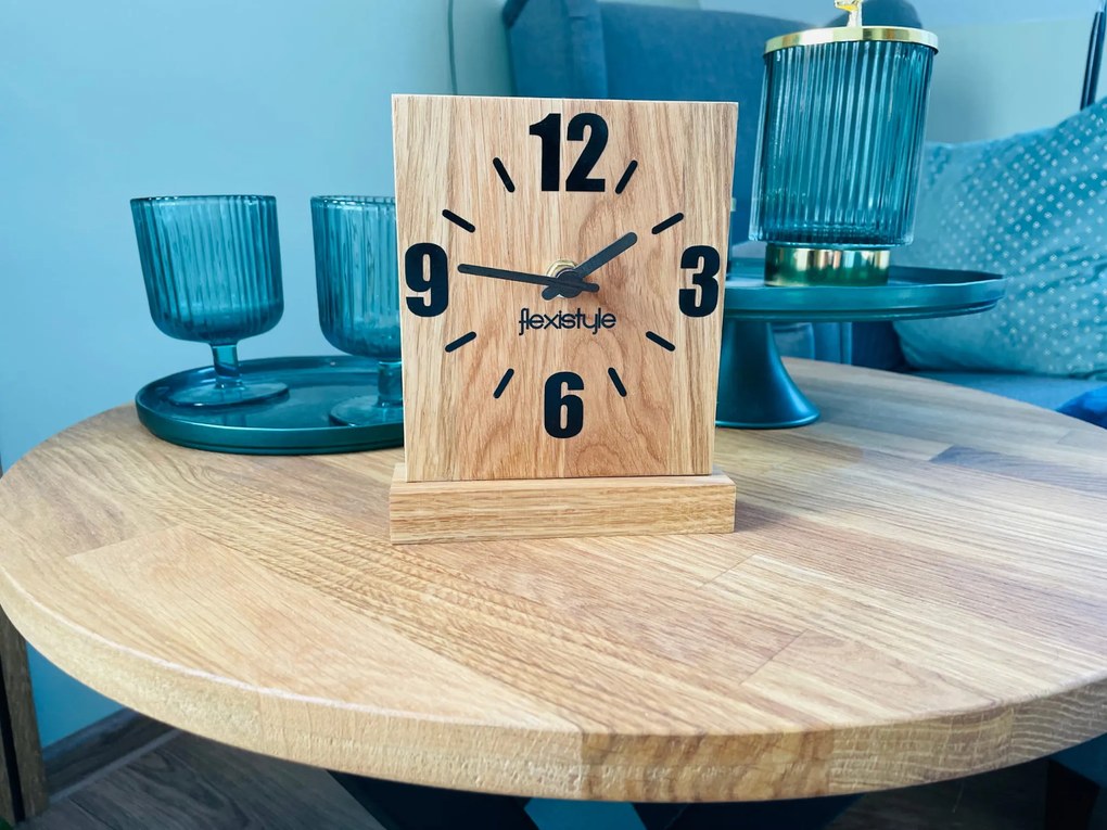 Dekorstudio Drevené stolové hodiny Square Oak