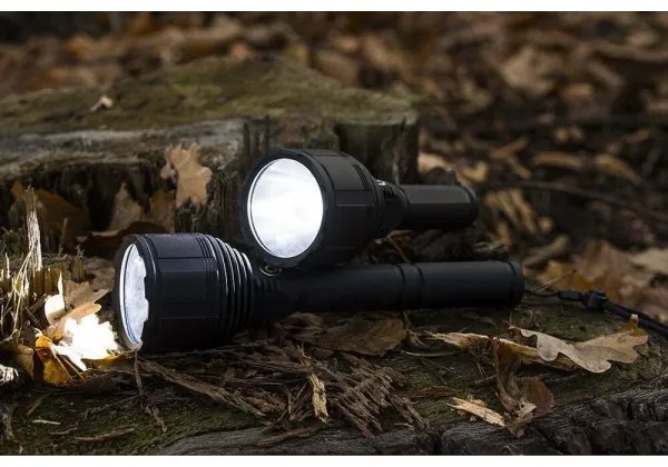 LED Stmievateľná nabíjacia baterka LED/30W/5V IPX7 3000 lm 4200 mAh