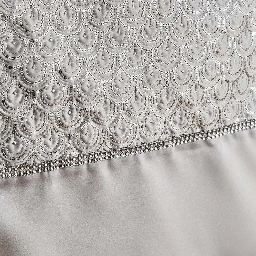 Behúň na stôl z mikrosaténu 32x220 cm Deco Sequin – Catherine Lansfield