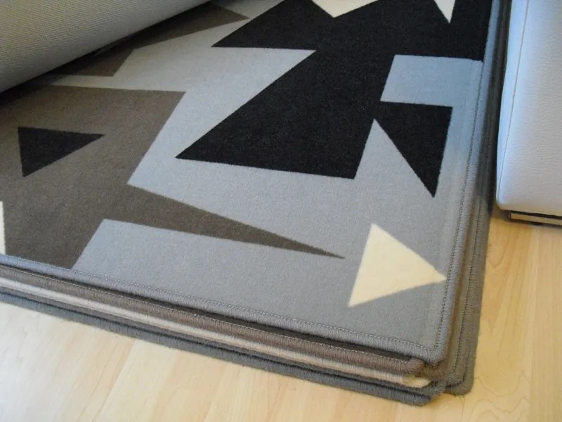 GDmats, Dizajnový kusový koberec Triangles, 130x170, hnedá, chodba / predsieň