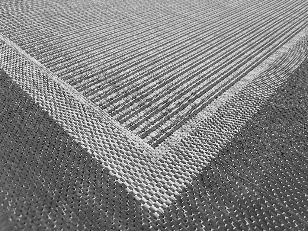 Koberec Eqos 0001GREY – sivý obdĺžnikový Rozmer: 120x180 cm