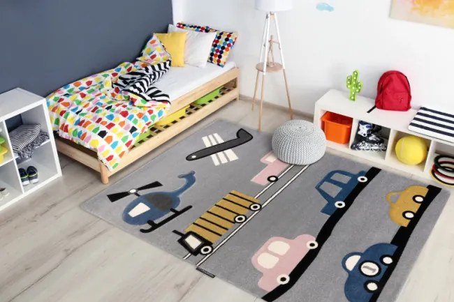 Koberec PETIT TOYS HRAČKY AUTÁ sivý