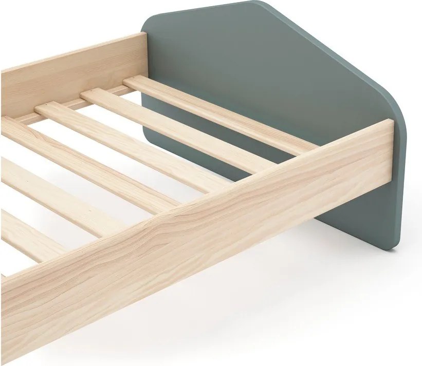 Detská posteľ v dekore borovice s roštom 90x190 cm v prírodnej farbe/sivozelená Estefania – Marckeric