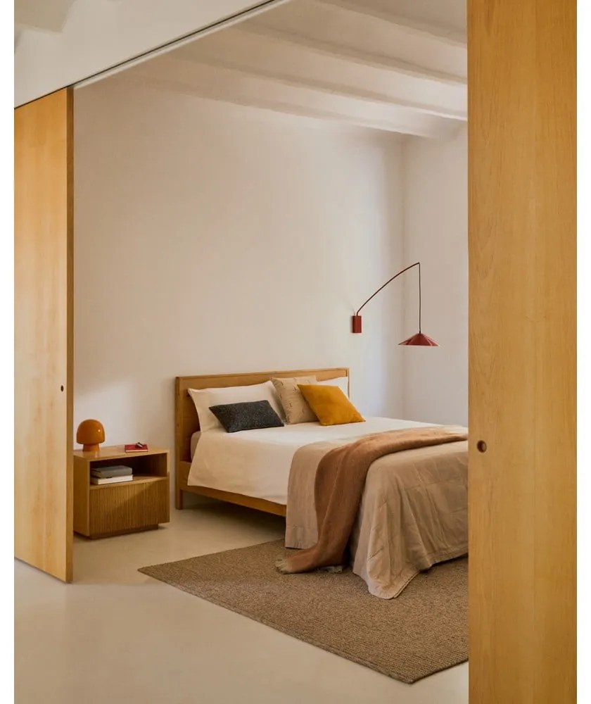 Nočný stolík v dekore duba v prírodnej farbe Helvine – Kave Home