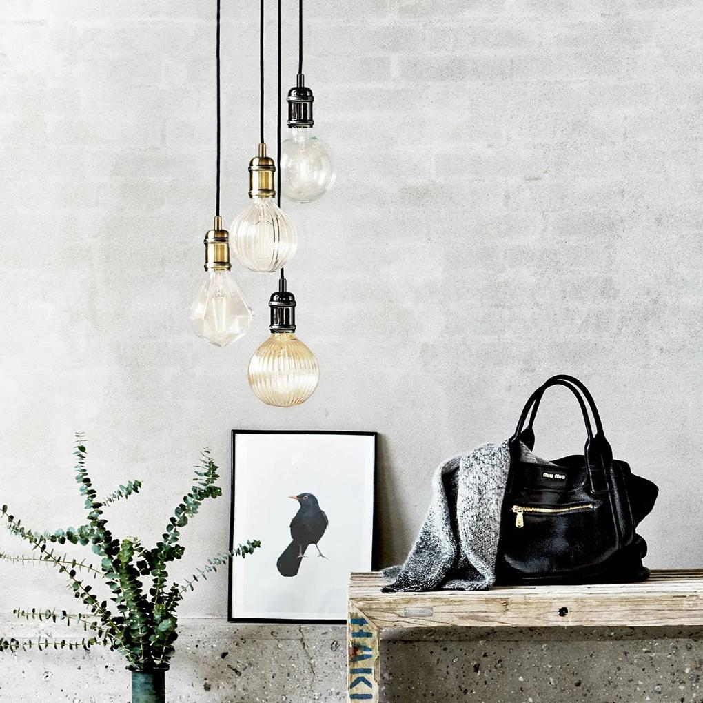 Avra – minimalistická závesná lampa v mosadznej