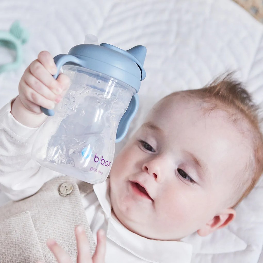 Hrnček s náustkom 4m+ - svetlomodrý 240 ml