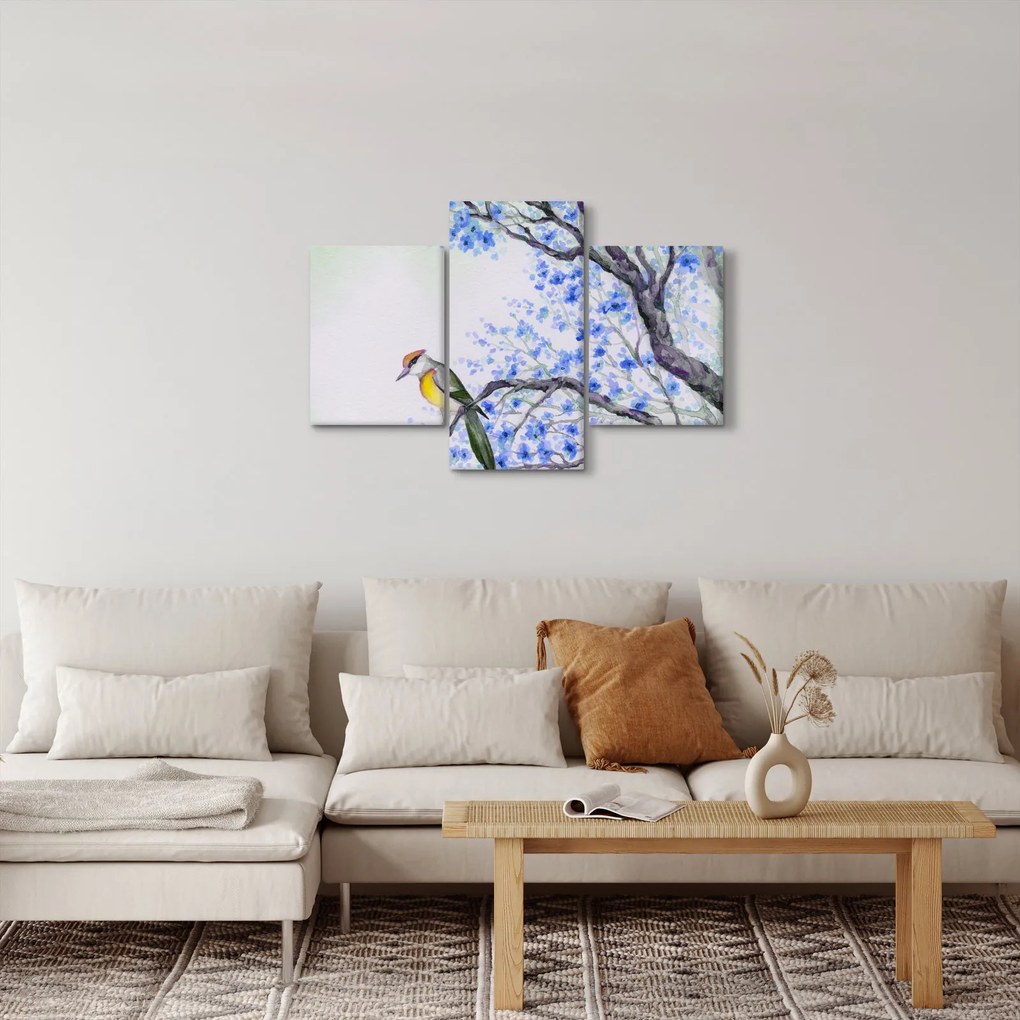 Obraz - Vtáčik na strome s modrými kvetmi (90x60 cm)