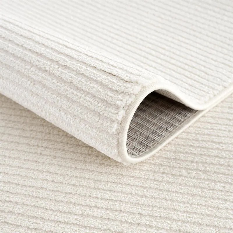 Dekorstudio Jednofarebný koberec FANCY 900 - smotanovo biely Rozmer koberca: 120x160cm