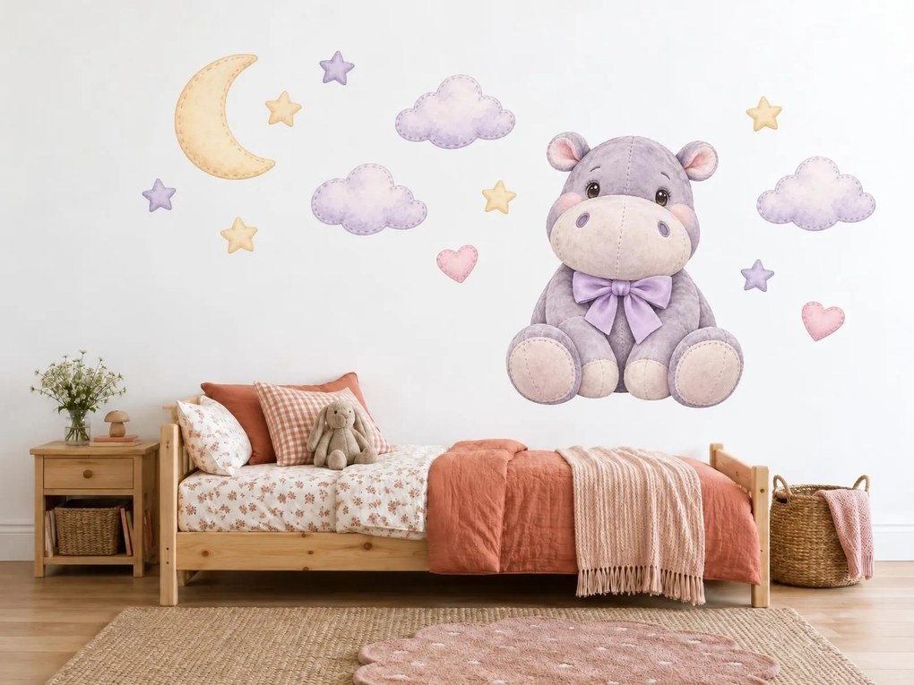 Plyšový hrošík s mesiačikom lila textilné nálepky na stenu do izbičky pre bábätko hárok 46 x 34 cm