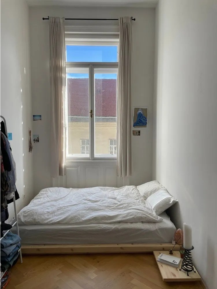 Jednolôžková posteľ z borovicového dreva bez čela s roštom 90x200 cm v prírodnej farbe Dock – Karup