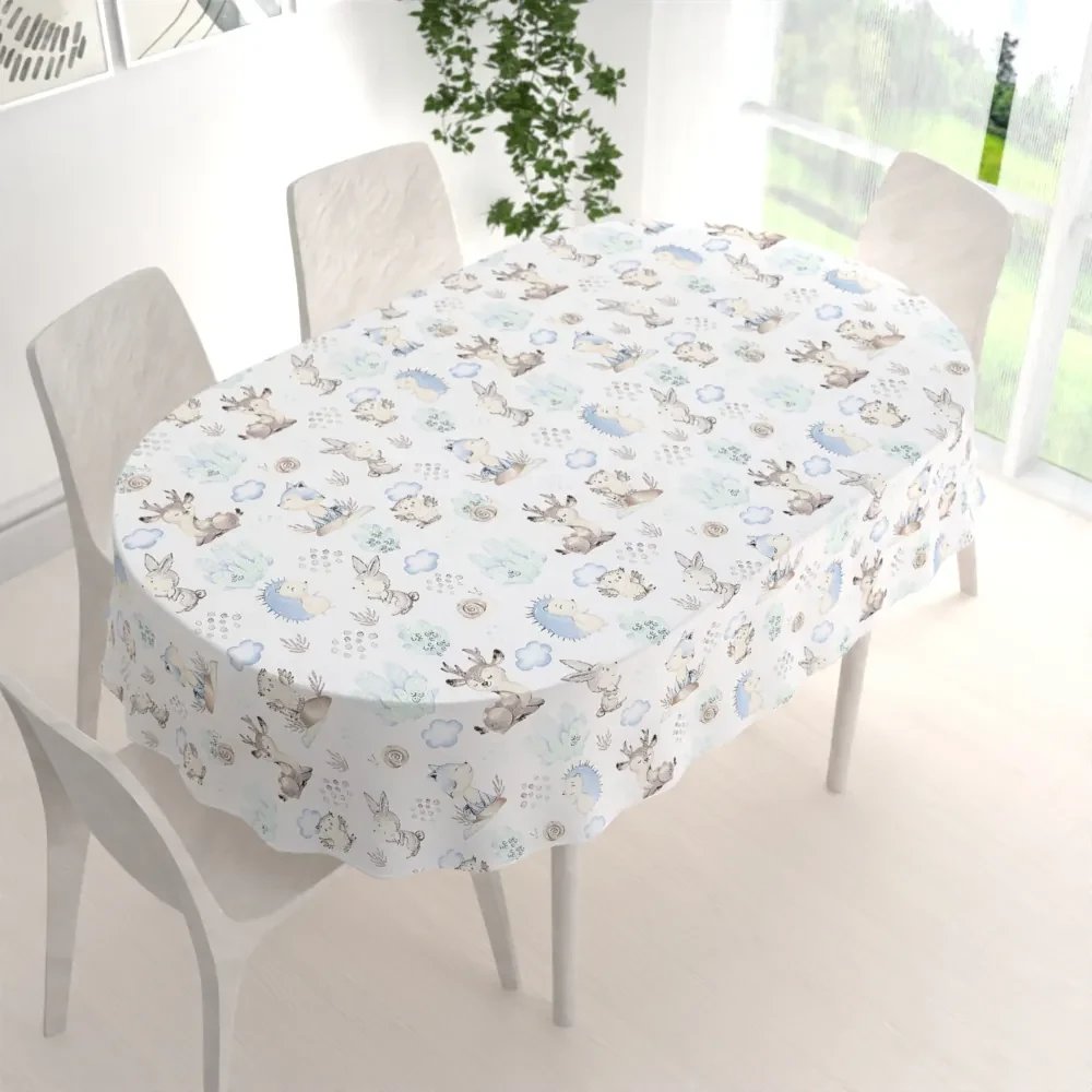 Biante Detský bavlnený oválny obrus Sandra SA-478 Lesné zvieratká v čučoriedkach na bielom 140x200 cm