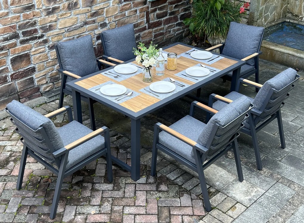 Hliníkový jedálenský nábytok TERST s teakovou stolovou doskou