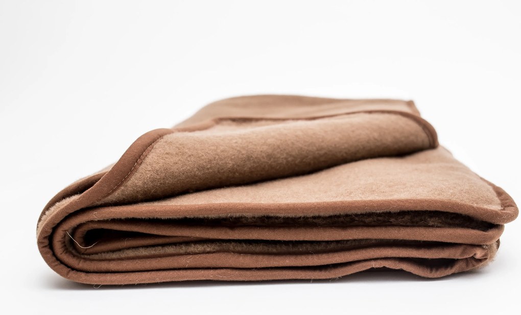 Deka z ovčej vlny 001