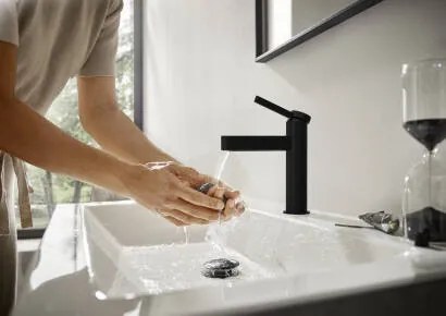 Hansgrohe Finoris, umývadlová batéria 110, s výpustom, Push-Open, EcoSmart, čierna matná, HAN-76023670