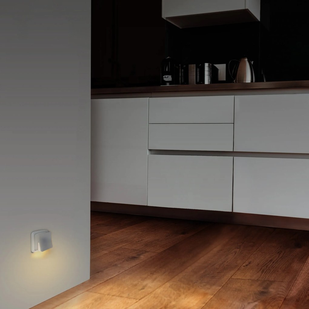 Solight nočné LED svetielko so svetelným senzorom, 3000K, 230V