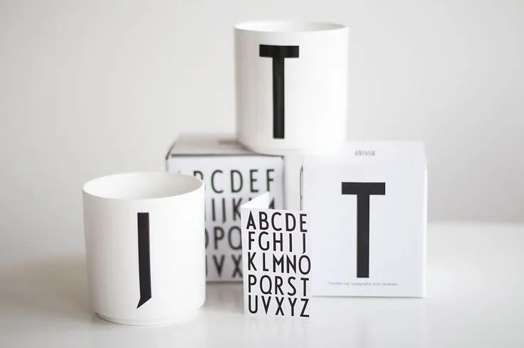 DESIGN LETTERS Porcelánový hrnček/dózička Letters 300 ml T