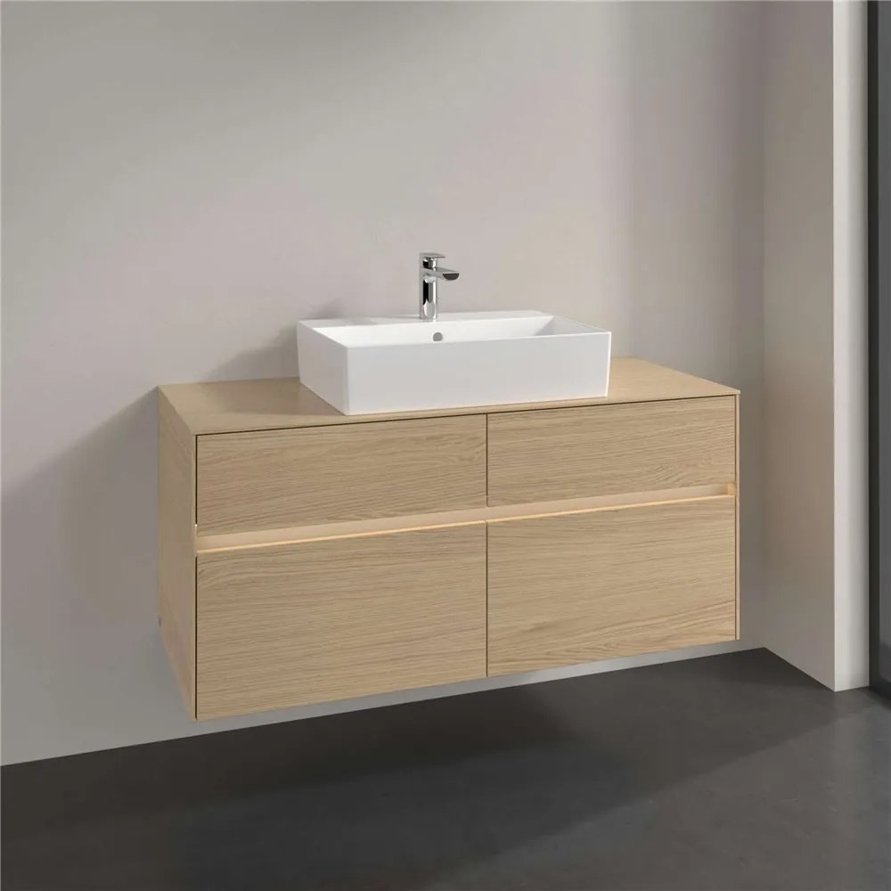 VILLEROY &amp; BOCH Collaro závesná skrinka pod umývadlo na dosku (umývadlo v strede), 4 zásuvky, s LED osvetlením, 1200 x 500 x 548 mm, Nordic Oak, C128B0VJ