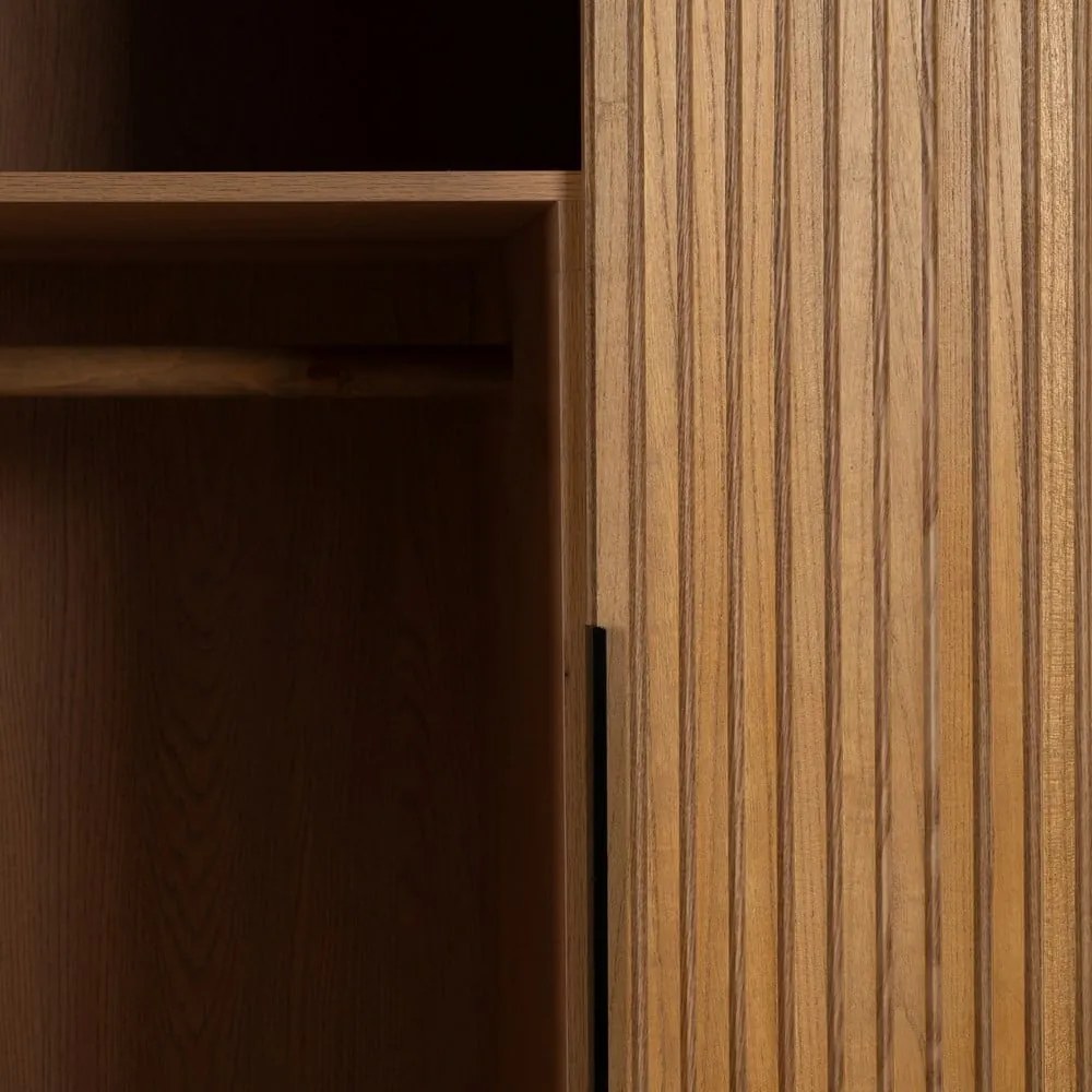 Šatníková skriňa v dekore jaseňa v prírodnej farbe 104x203 cm – Ixia