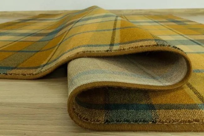 Koberec Dywilan Omega Tartan zlatý