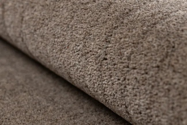 Koberec TEXTURA 488.10.LA600 Osta hnedý