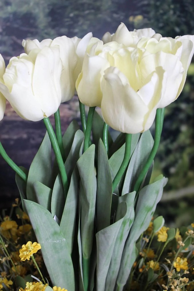 Krémový umelý tulipán s listami 67cm 1ks