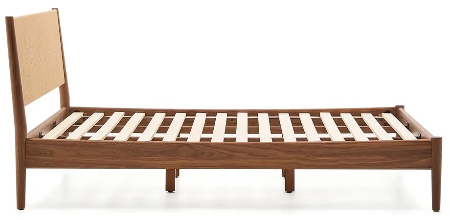 Tmavohnedá dvojlôžková posteľ z orechového dreva s roštom 180x200 cm Elan – Kave Home