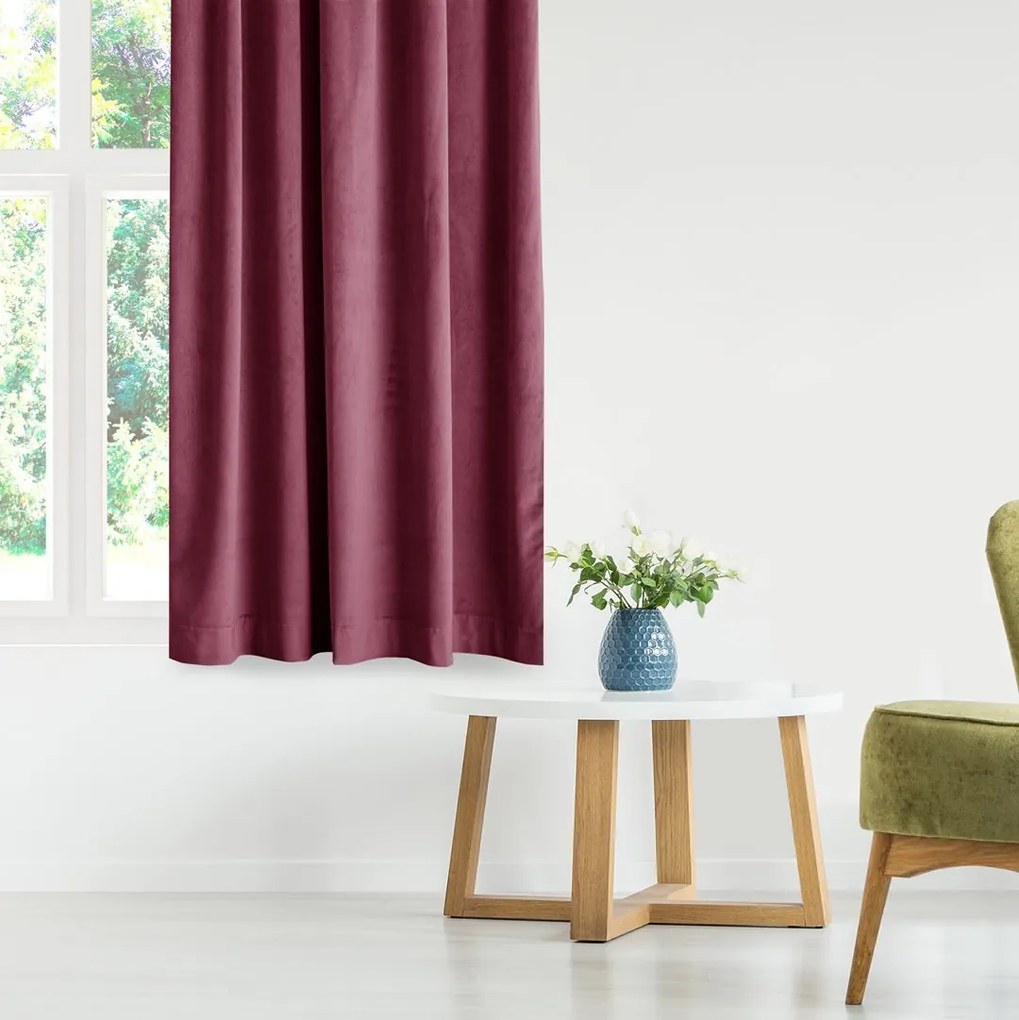 Záves AmeliaHome Velvet s priechodkami 140x270 cm burgundy