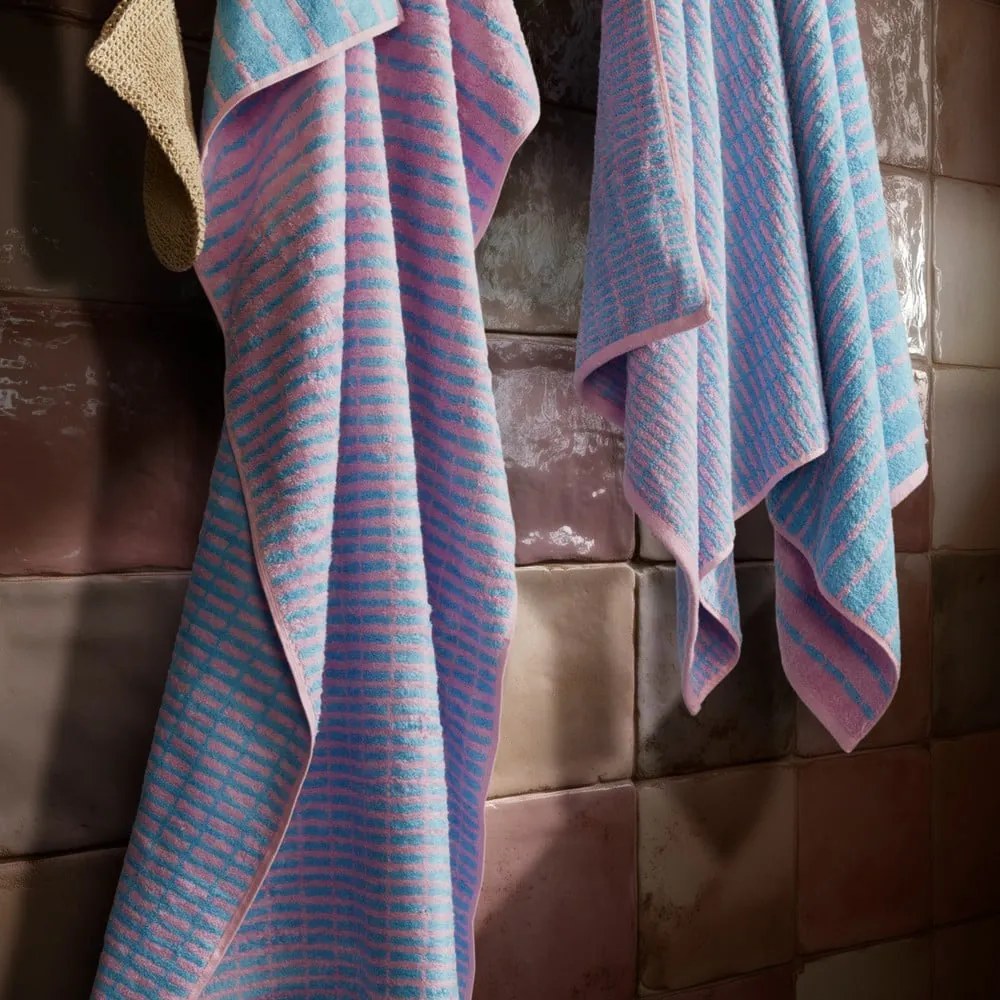 Modrý/ružový froté uterák s prímesou bambusu 50x100 cm Nuance – JUNA