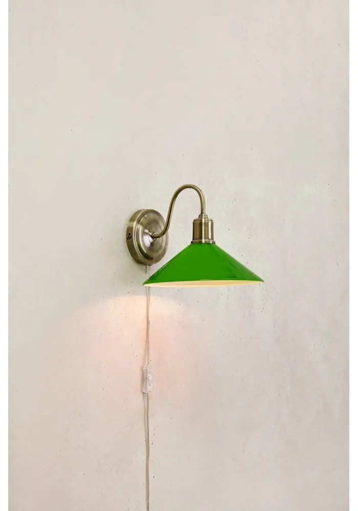 Nástenné svietidlo v zeleno-mosadznej farbe Vela – Markslöjd