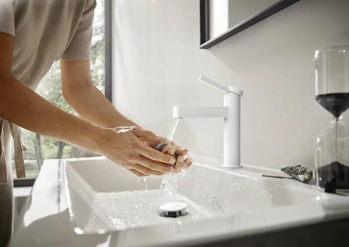 Hansgrohe Finoris, umývadlová batéria 110, s výpustom, EcoSmart, matná biela 76020700