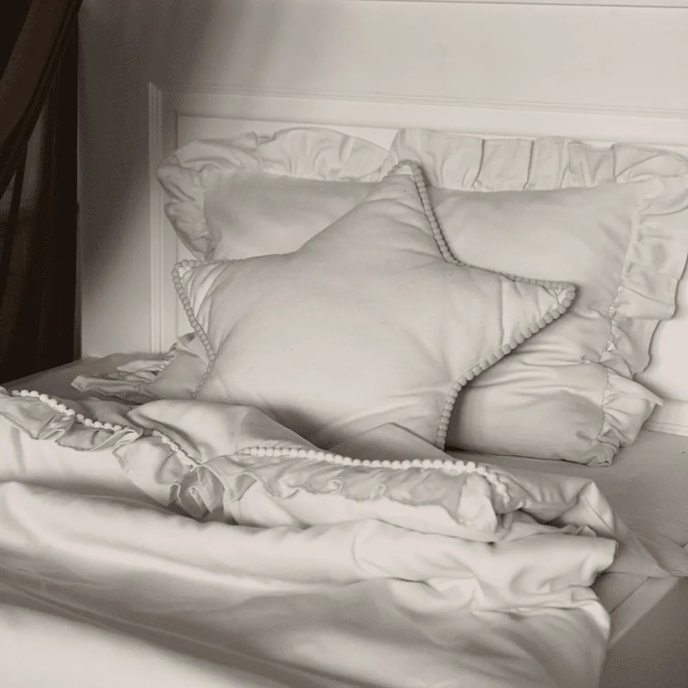 Boho vankúš hviezda s bublinkami vanilka 50 cm