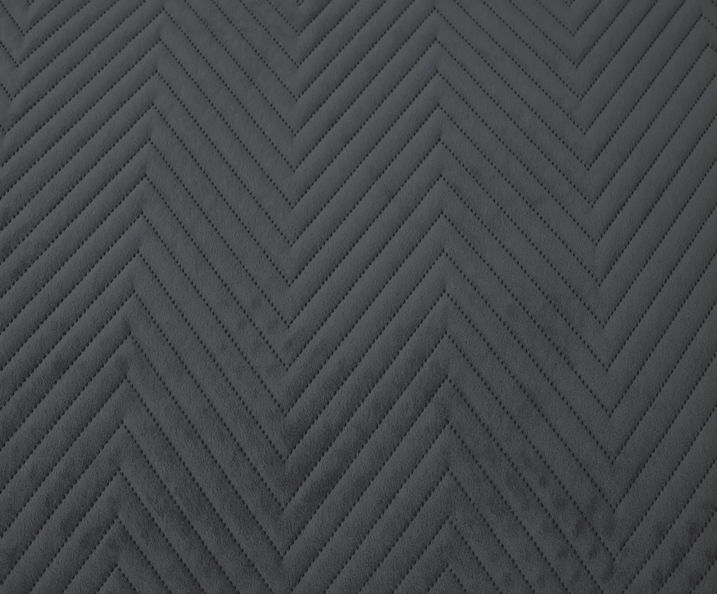 Tmavosivý zamatový prehoz na posteľ so vzorom ARROW VELVET Rozmer: 170 x 210 cm