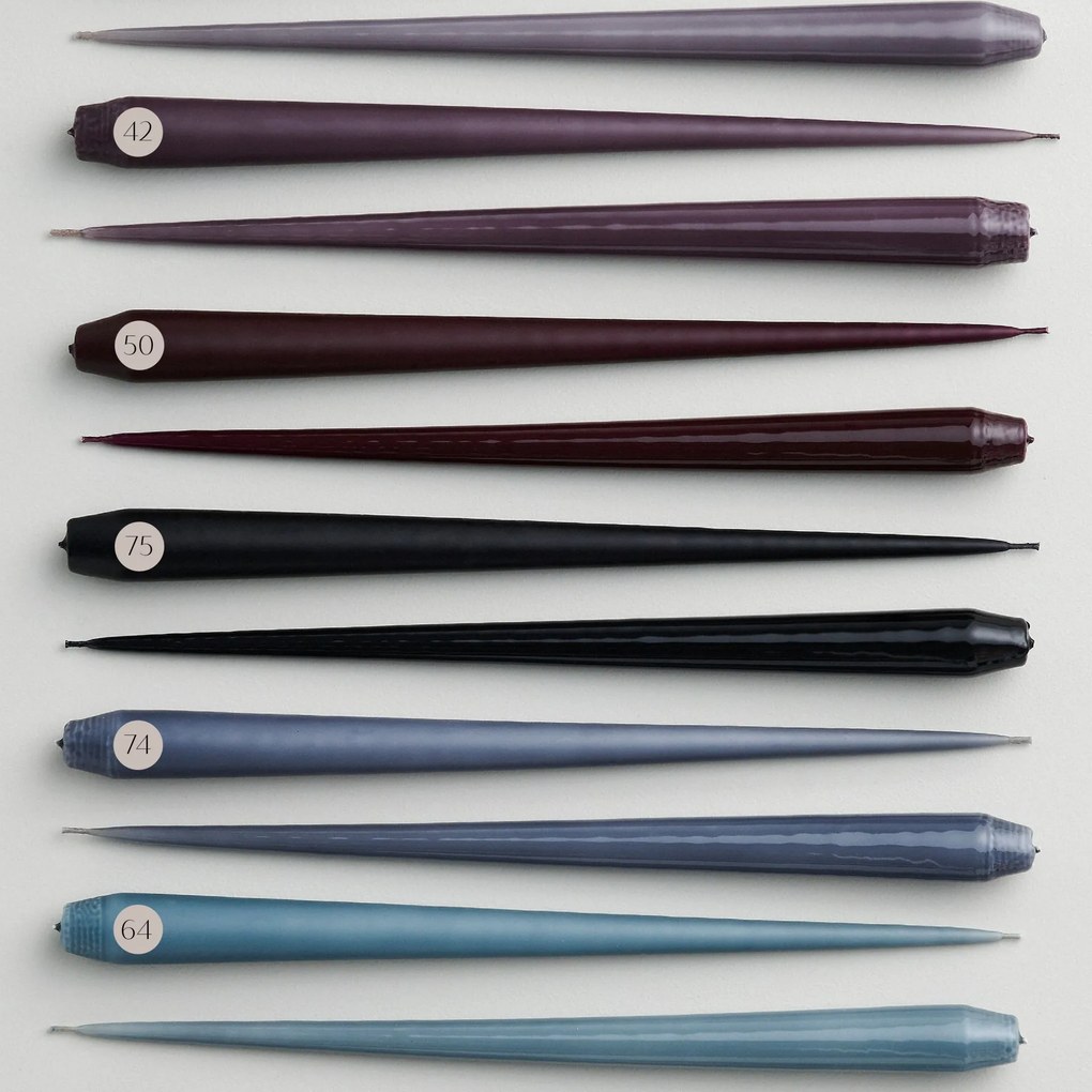 ester & erik Sviečka Taper 32 cm – 75 Raw Black – set 2 ks