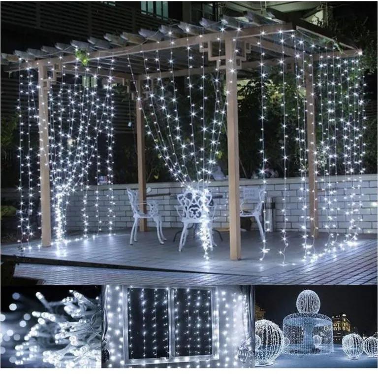 Vianočný svetelný záves - 3 x 3 m, 300 LED, studeno biely