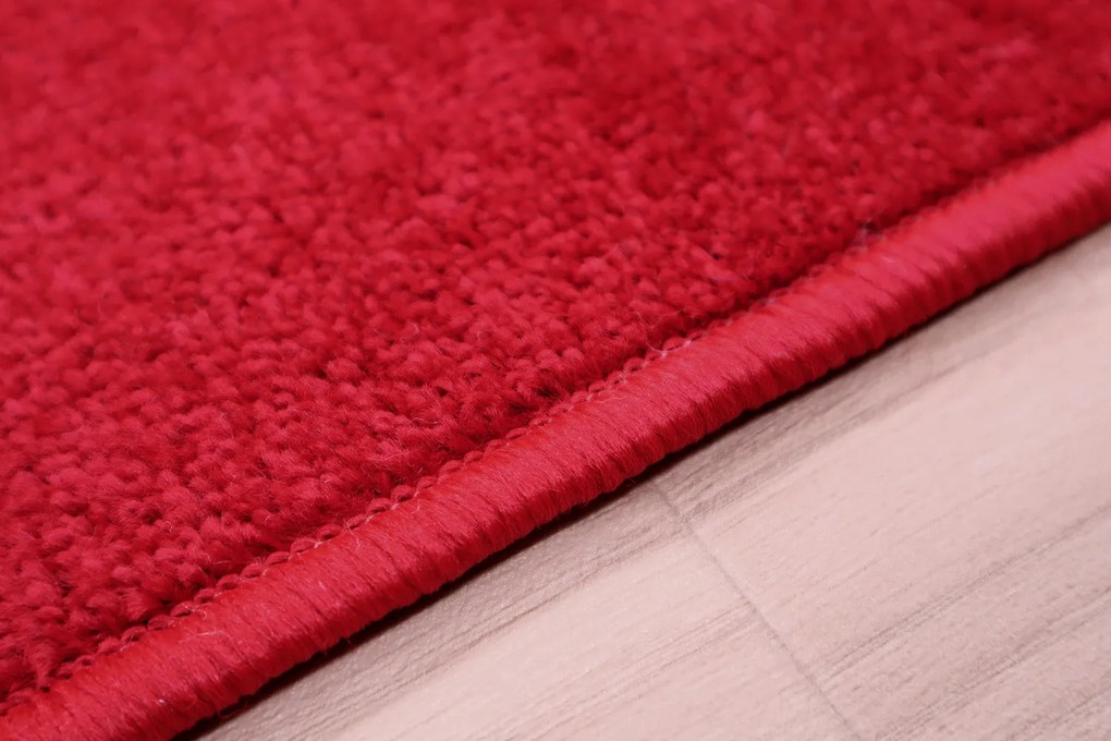 Spoltex, Kusový koberec Eton červený 15 štvorec, 80x80, červená, obývacia izba