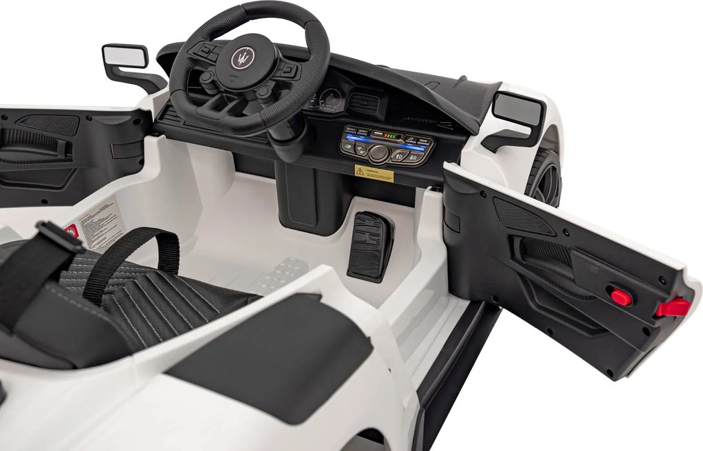 Ramiz Maserati MC20 GT2 Biele vozidlo