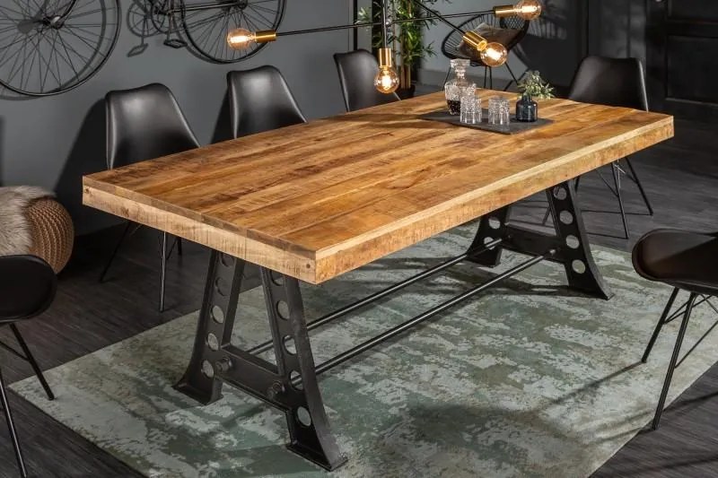 IIG -  Masívny jedálenský stôl INDUSTRIAL 200 cm mango drevo s čiernym kovovým rámom