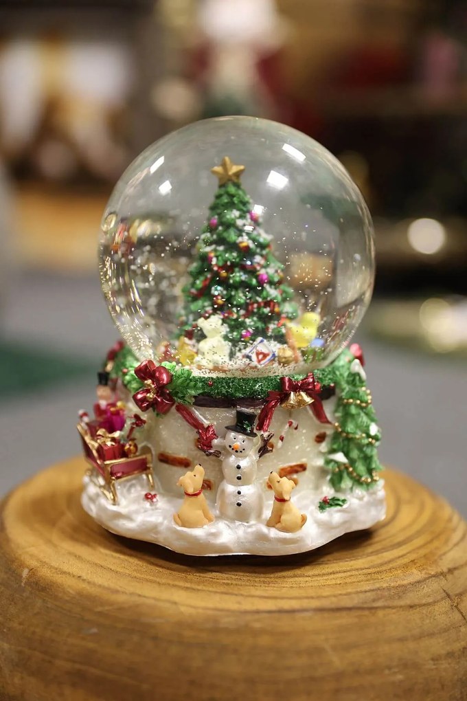Hracia snežná guľa s vianočným stromčekom 16cm