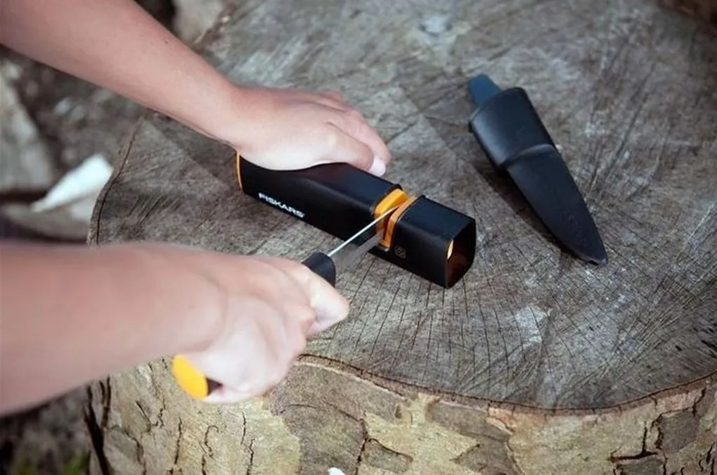 Fiskars Xsharp Ostrič nožov a sekier, 16,5cm (120740) 1000601