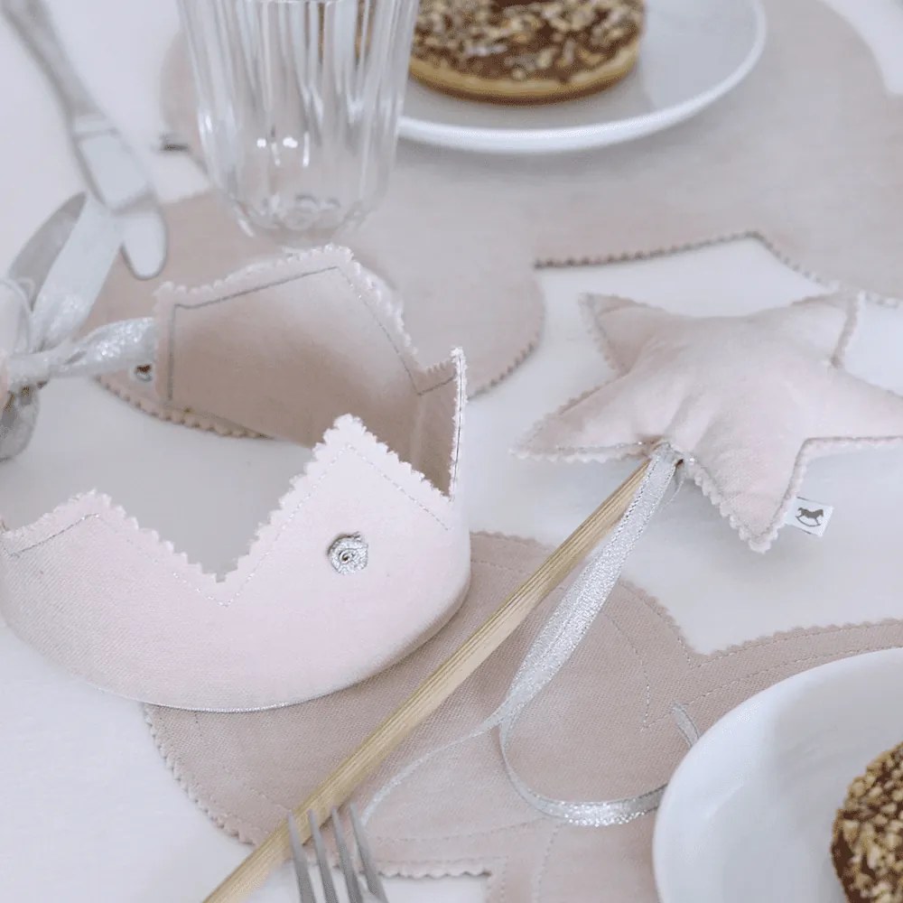 Ľanové prestieranie myška púdrovo ružová so striebornou 39x35cm