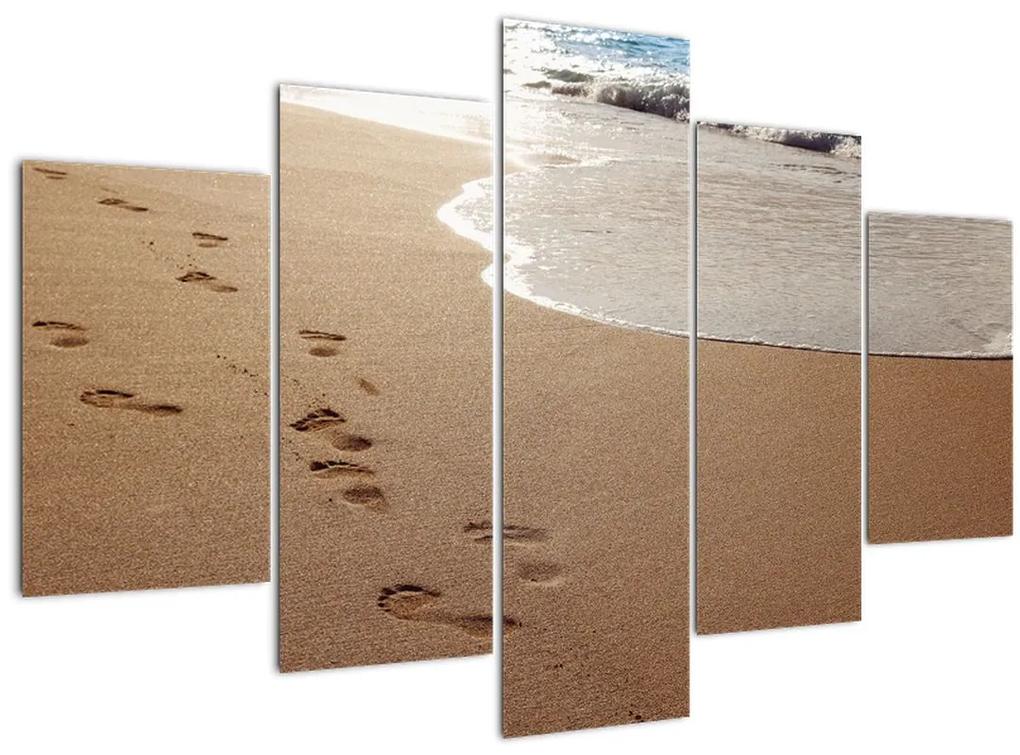 Obraz - stopy v piesku a more (150x105 cm)